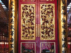02 Colourful painted red and gold screen at entrance to Man Mo Taoist Temple Hong Kong